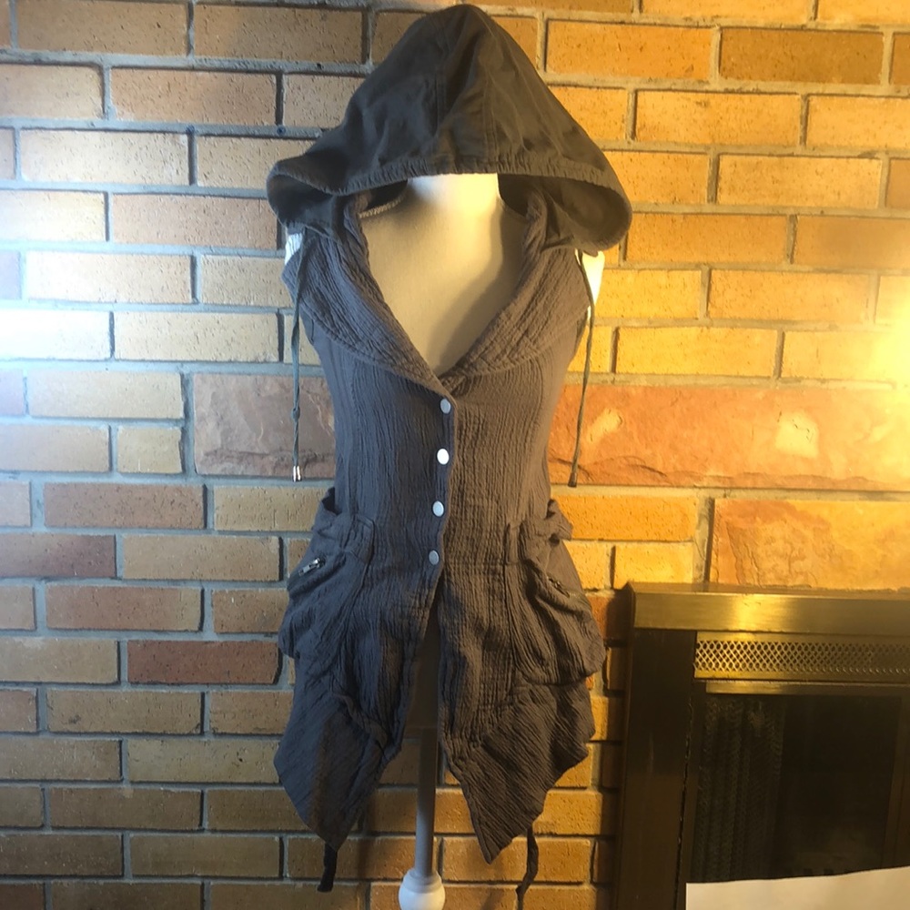Textured hooded vest